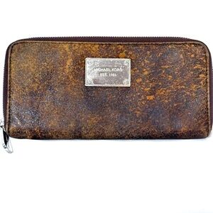 Micheal kors brown wallet